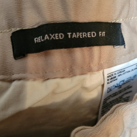 Banana Republic Men's Relaxed Tappered Fit Jogger - Picture 3 of 4